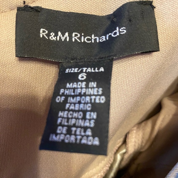 R & M Richard’s Women’s Gown Off The Shoulder Tafetta Size 6 Metallic Champagne - Picture 6 of 8